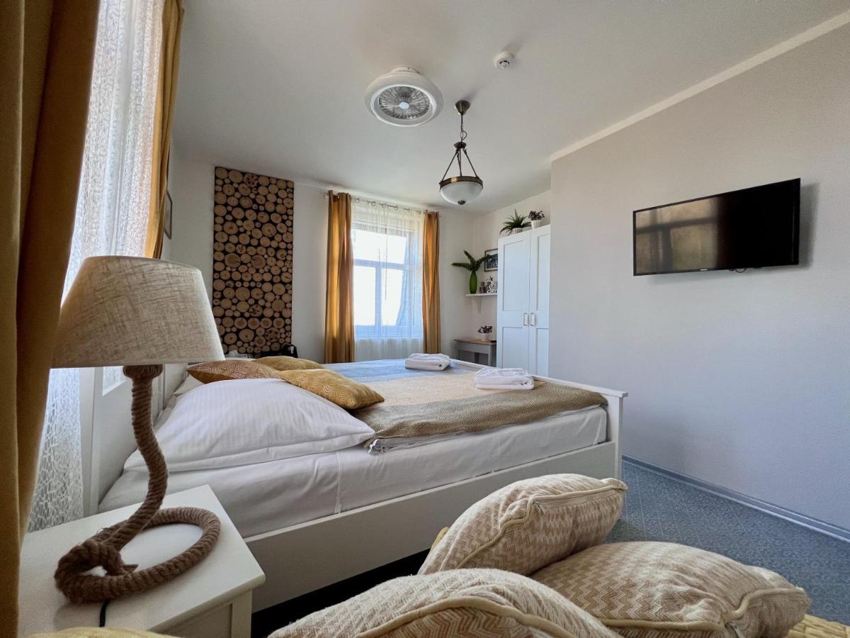 Na Krasne Vyhlidce Hotel Olsina ภายนอก รูปภาพ