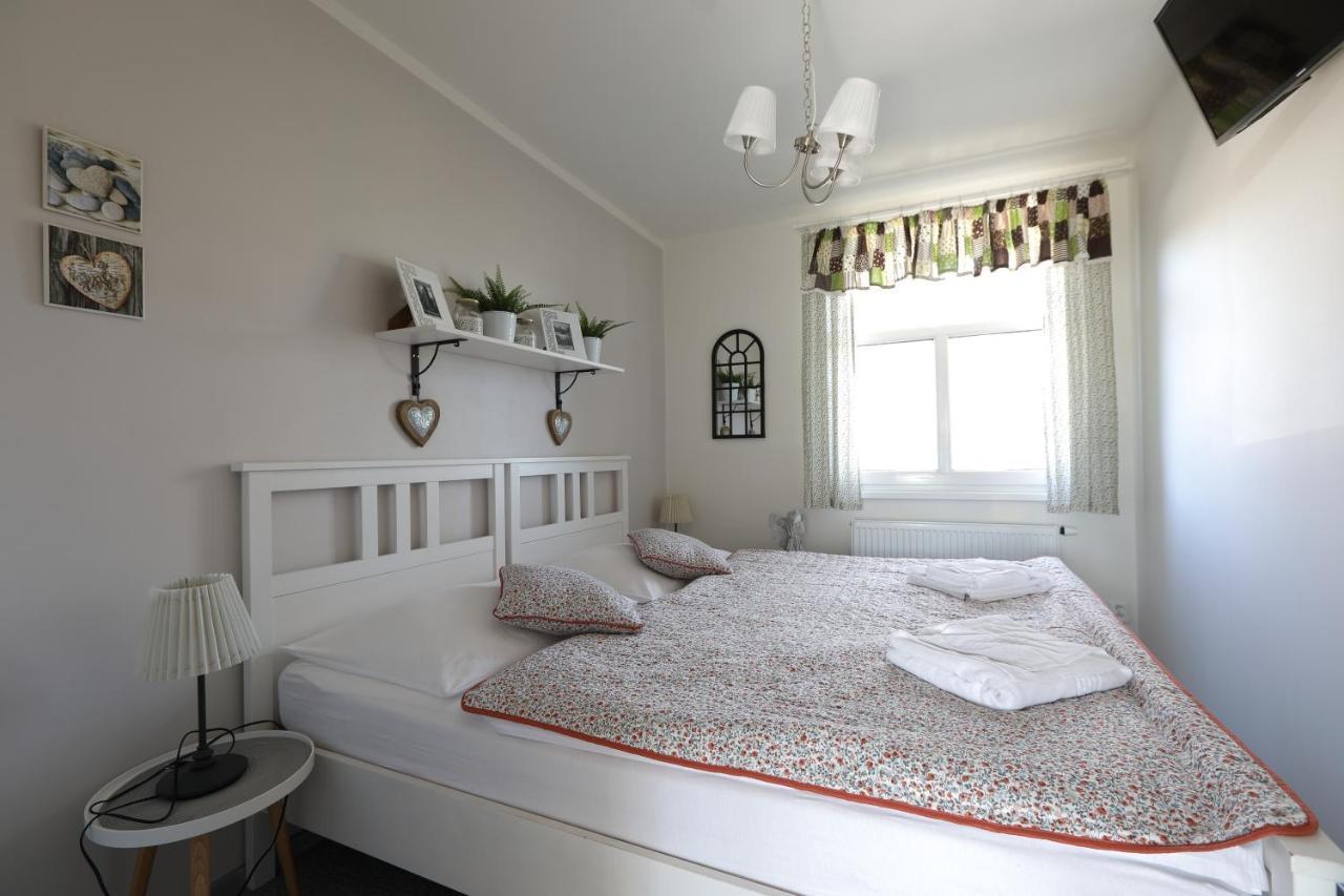 Na Krasne Vyhlidce Hotel Olsina ภายนอก รูปภาพ
