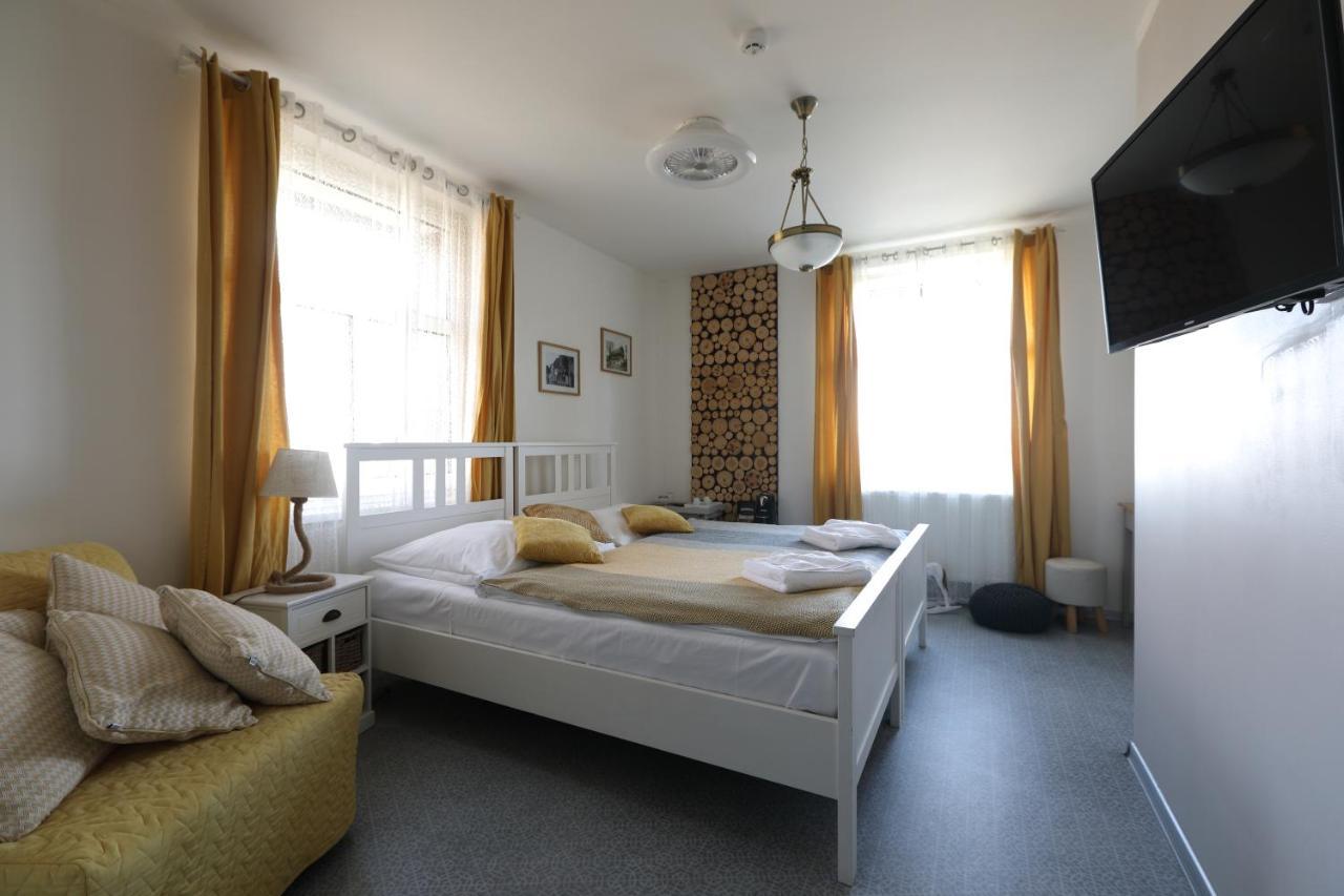 Na Krasne Vyhlidce Hotel Olsina ภายนอก รูปภาพ